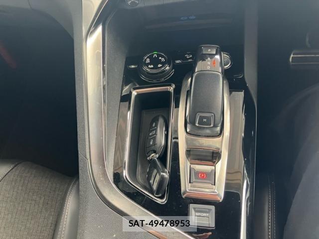 Peugeot 3008 2018-03 8850341-21