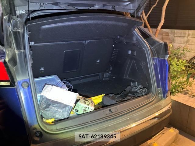 Peugeot 3008 2020-06 8881523-25