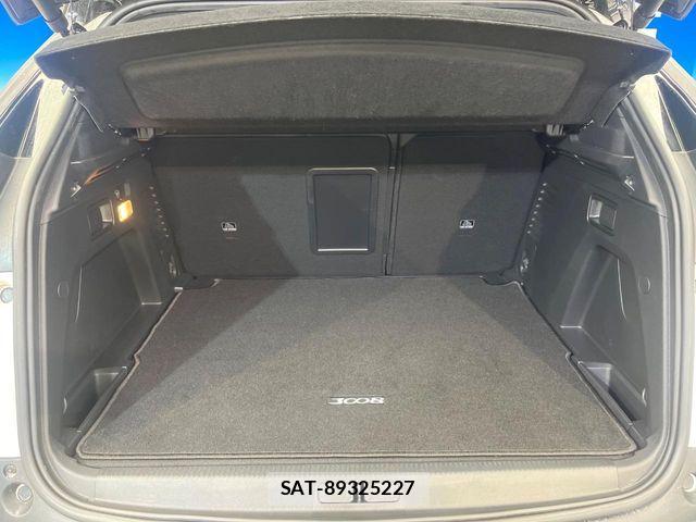 Peugeot 3008 2022-06 8884172-12