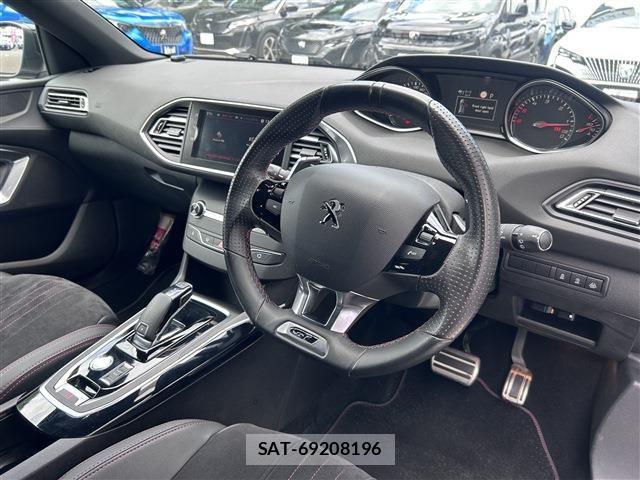 Peugeot 308 2018-07 1208050-11