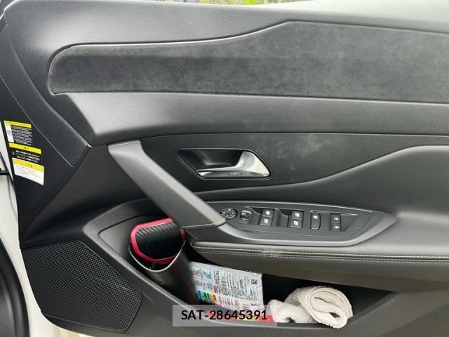Peugeot 308 2023-11 1381527-11