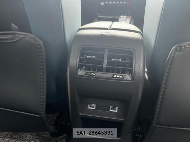 Peugeot 308 2023-11 1381527-19
