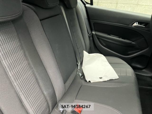 Peugeot 308 2017-02 1663099-10