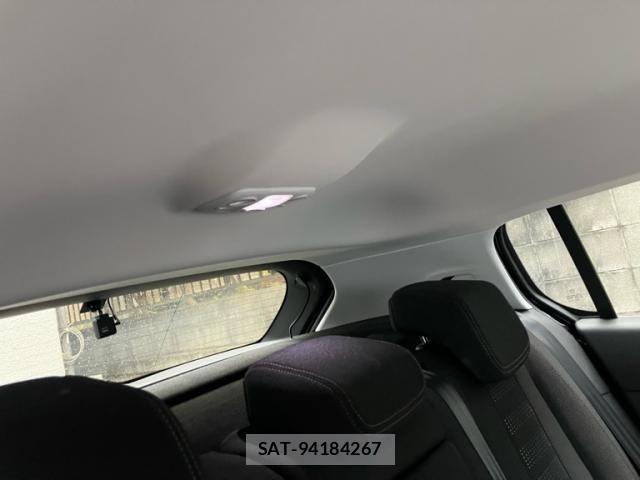 Peugeot 308 2017-02 1663099-12