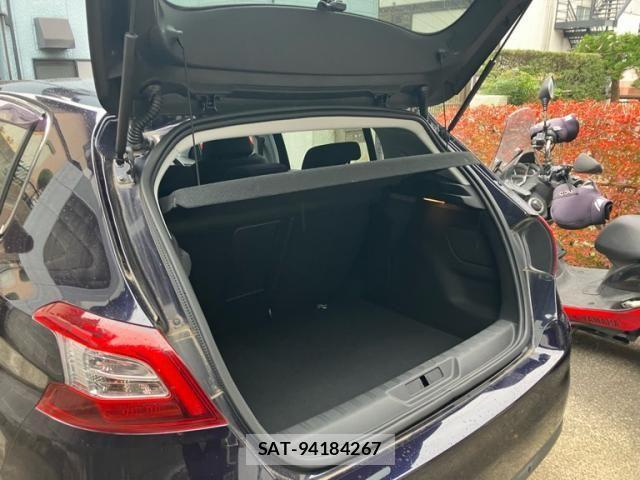 Peugeot 308 2017-02 1663099-22