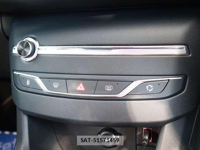 Peugeot 308 2019-11 4976598-12
