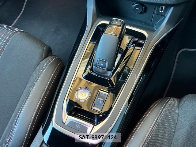 Peugeot 308 2019-03 6717040-11