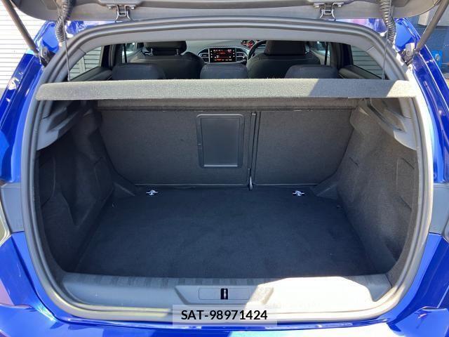 Peugeot 308 2019-03 6717040-14