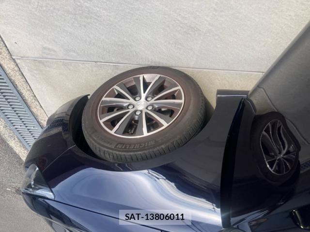 Peugeot 308 2015-06 6911082-10