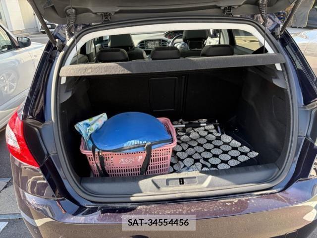 Peugeot 308 2015-11 6911084-11