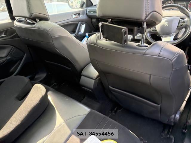 Peugeot 308 2015-11 6911084-13