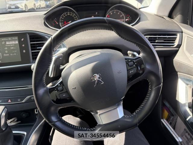 Peugeot 308 2015-11 6911084-15