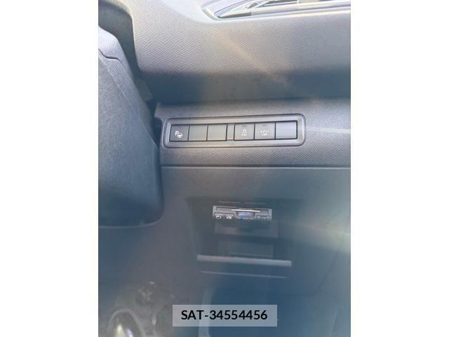 Peugeot 308 2015-11 6911084-17