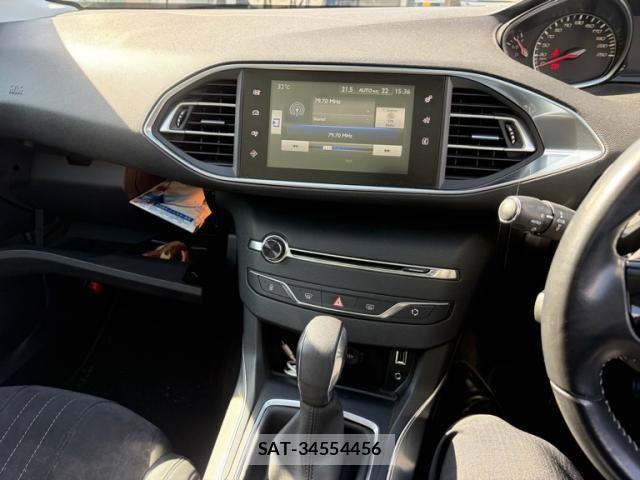 Peugeot 308 2015-11 6911084-19