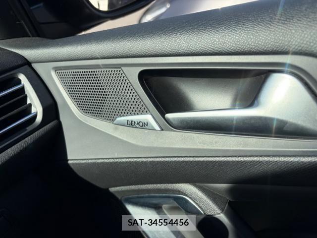 Peugeot 308 2015-11 6911084-24