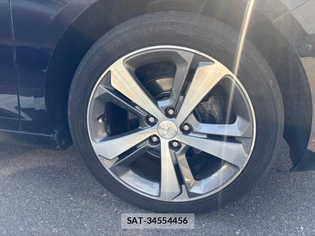 Peugeot 308 2015-11 6911084-6
