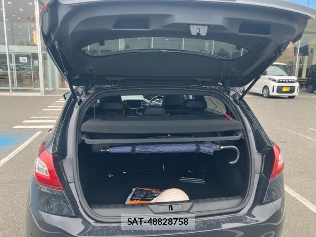 Peugeot 308 2017-03 7329301-15