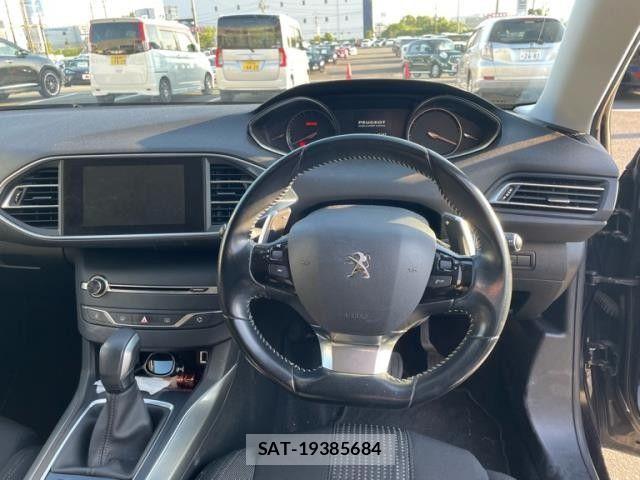 Peugeot 308 2017-11 7456732-1