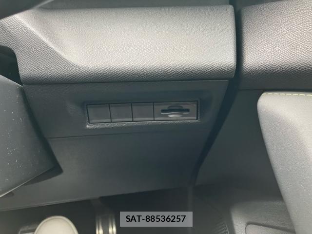 Peugeot 308 2022-08 7878744-22