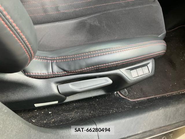 Peugeot 308 2015-09 8037575-11