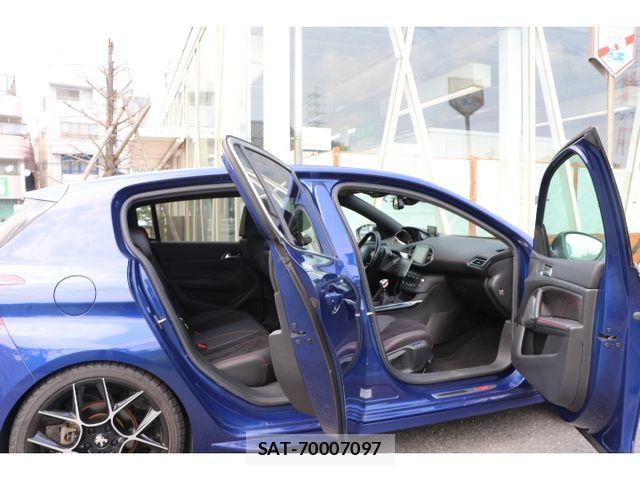 Peugeot 308 2017-06 8075108-12