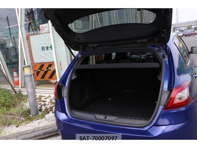 Peugeot 308 2017-06 8075108-15