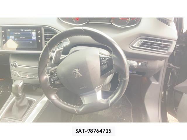 Peugeot 308 2016-04 8101184-10