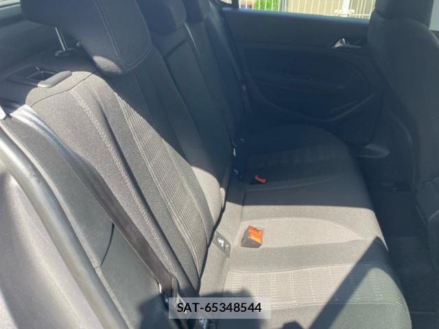 Peugeot 308 2017-09 8231280-11