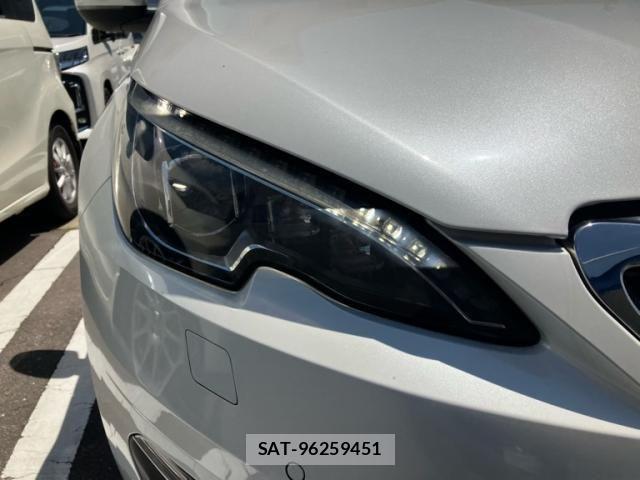 Peugeot 308 2015-09 8231281-10