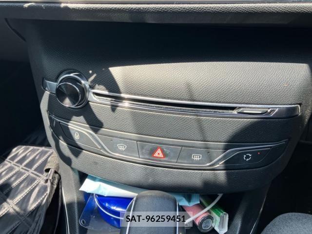 Peugeot 308 2015-09 8231281-21