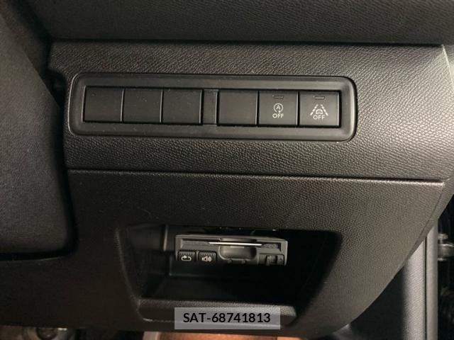 Peugeot 308 2018-04 8246324-15