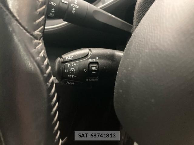 Peugeot 308 2018-04 8246324-21