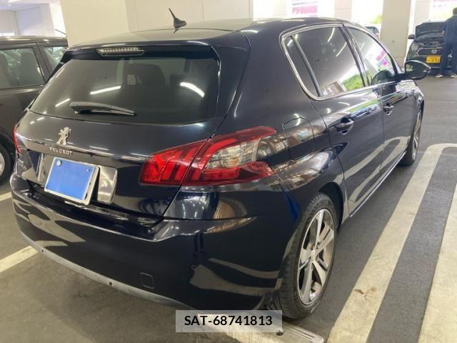 Peugeot 308 2018-04 8246324-2