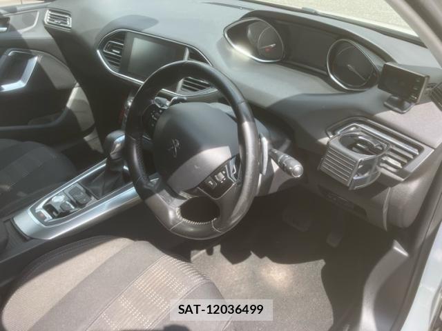 Peugeot 308 2015-08 8628352-11