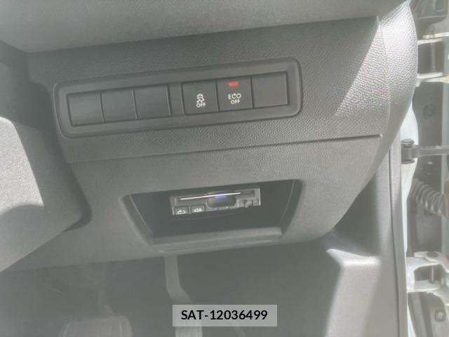 Peugeot 308 2015-08 8628352-14