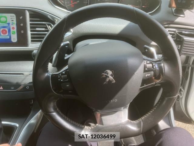 Peugeot 308 2015-08 8628352-15