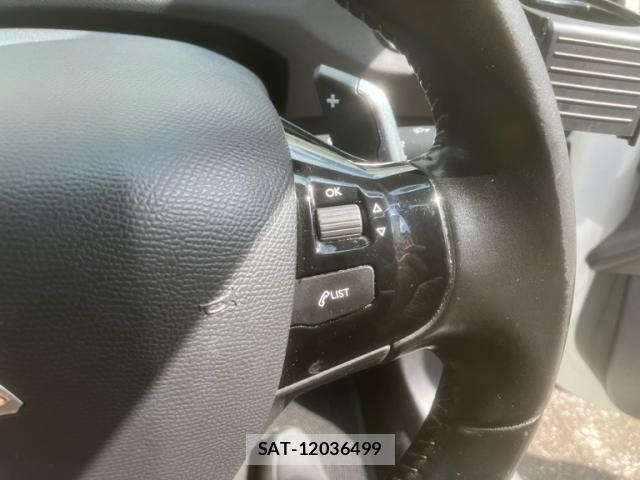 Peugeot 308 2015-08 8628352-16