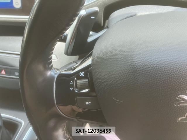 Peugeot 308 2015-08 8628352-17