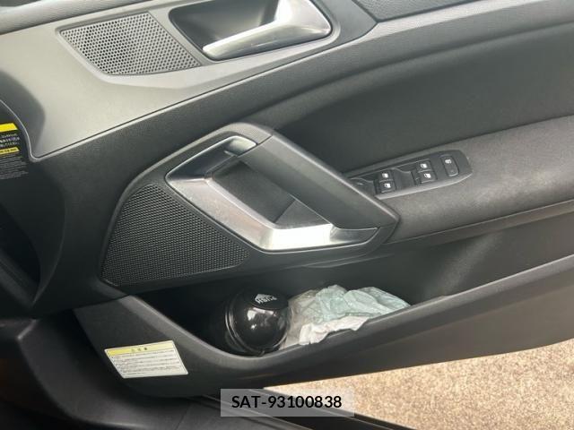 Peugeot 308 2016-09 8745168-12