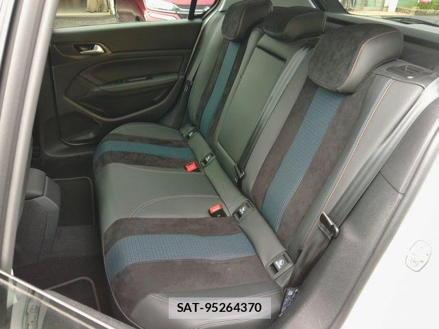 Peugeot 308 2019-10 8831055-11