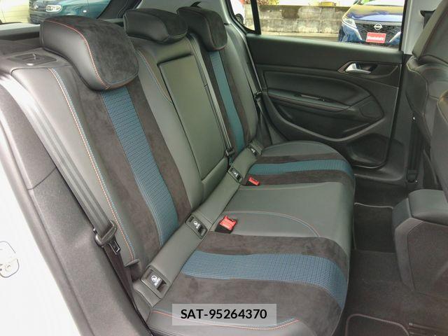Peugeot 308 2019-10 8831055-12