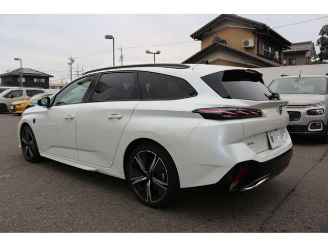 Peugeot 308 2023-03 1548400-10