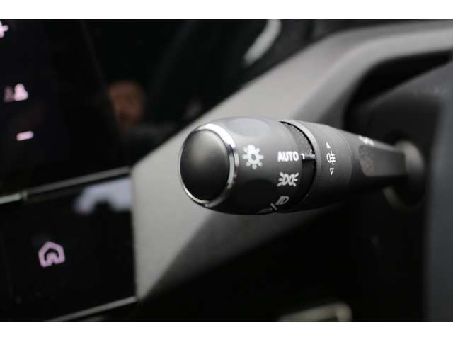 Peugeot 308 2023-03 1548400-15