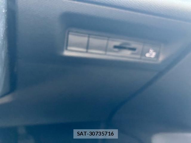 Peugeot 308 2023-10 2673799-15