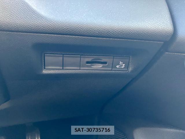 Peugeot 308 2023-10 2673799-16