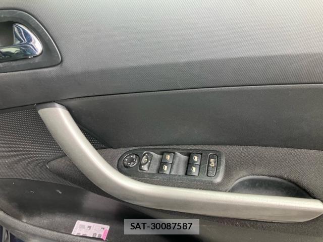 Peugeot 308 2011-05 6501883-16