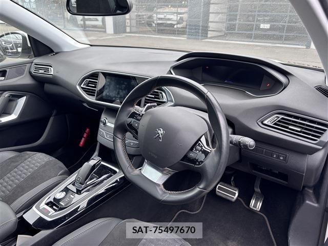 Peugeot 308 2021-03 6717041-11
