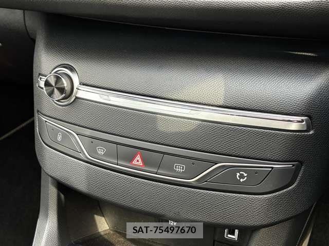 Peugeot 308 2021-03 6717041-23