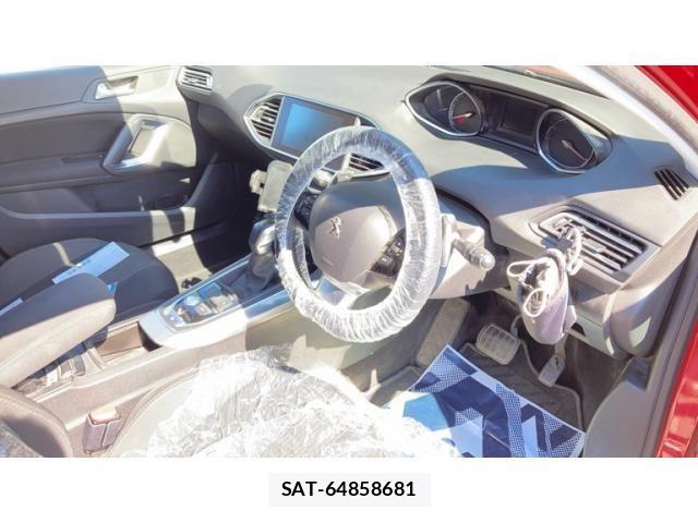 Peugeot 308 2017-06 6911087-16