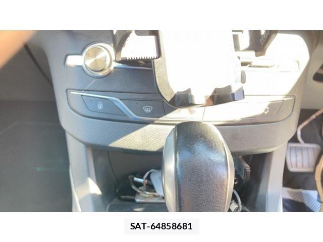 Peugeot 308 2017-06 6911087-22